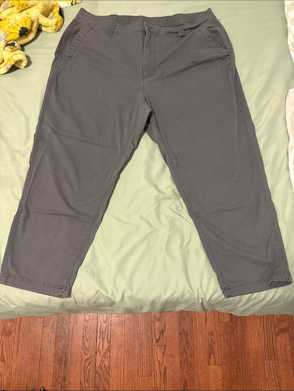 Old Navy Dark Gray Cropped Women's Chinos